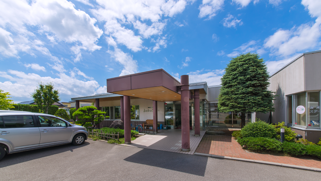 介護老人保健施設・あかまつの里ななえ|医療法人社団健和会/北海道函館市若松町【整形外科・脊椎外科・人工関節外科・リハビリテーション科・スポーツ外来】